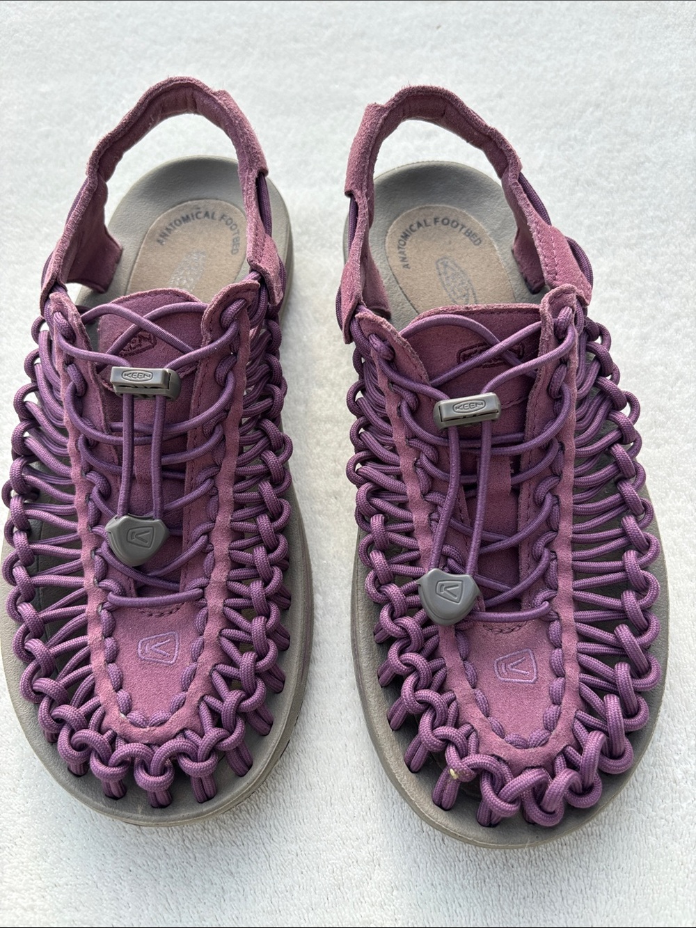 Keen uneek webbed slip on athletic sandals women’s size 7